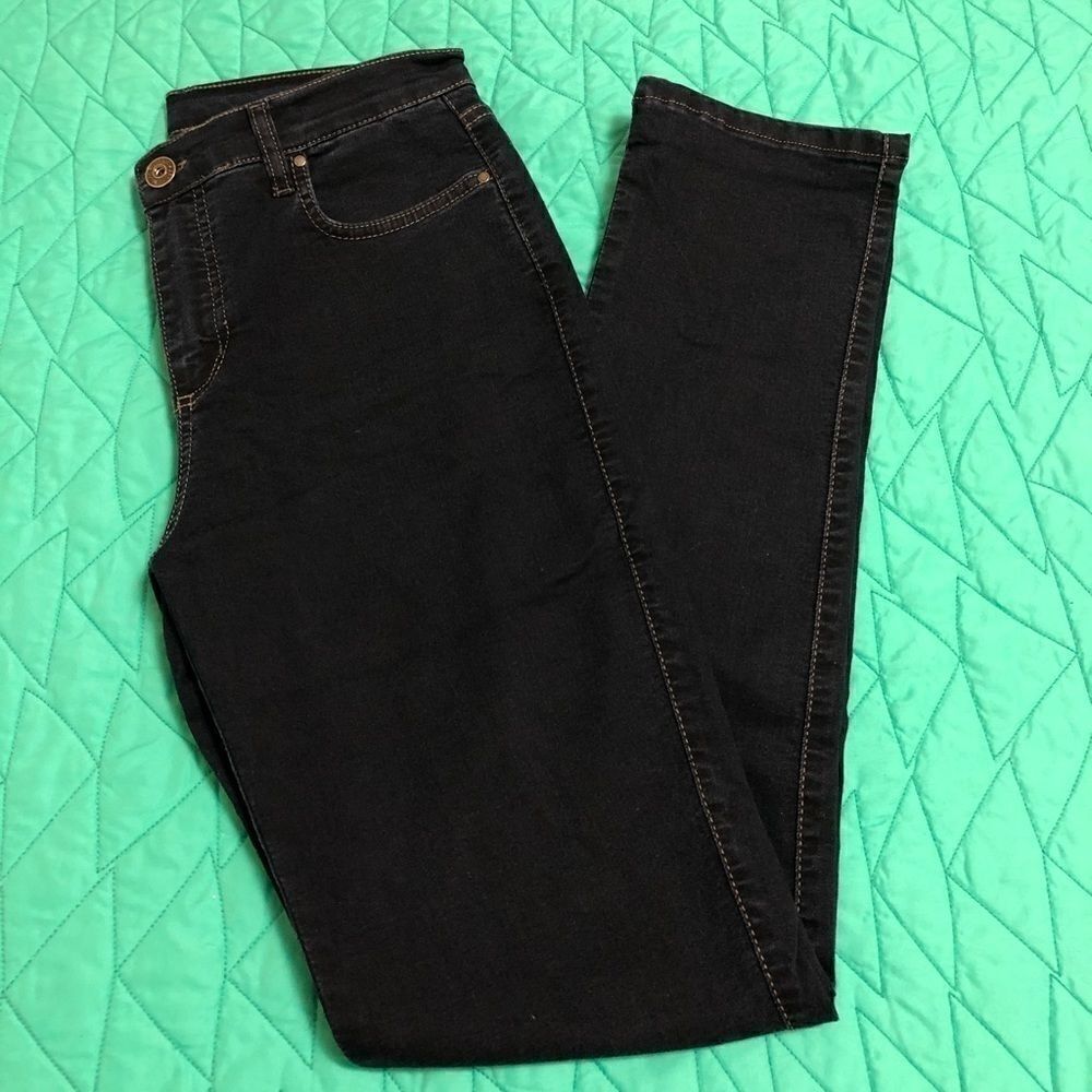 EUC: Emilio Iglesias Jeans - Picture 2 of 7